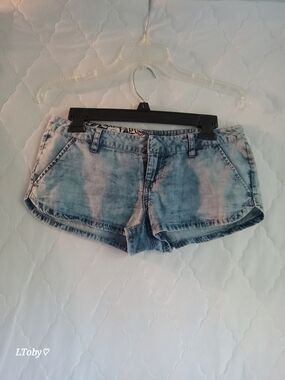 Y2K Volcom Light Blue Acid-Wash Denim Short Shorts